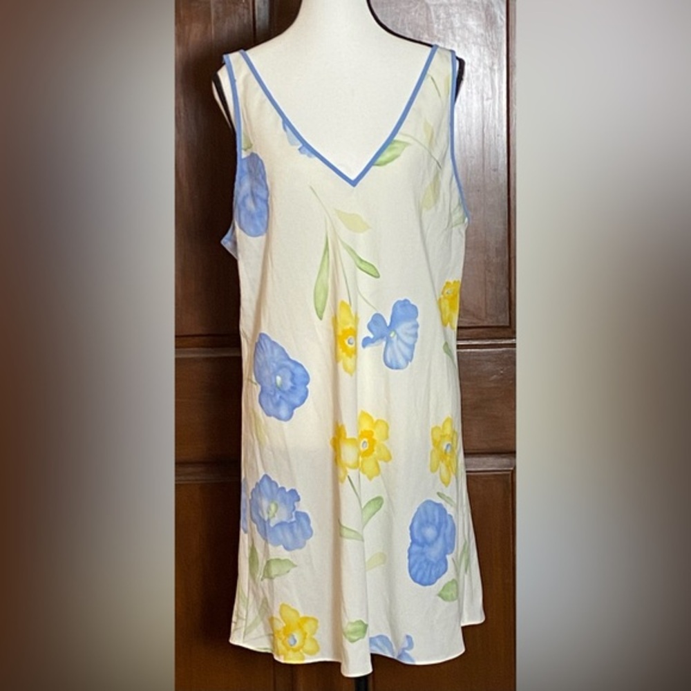 Secret Treasures Large Floral Satin  Chemise V-Neck Slip Gown Yellow Daffodils